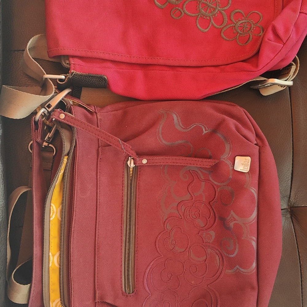purses x 4 - Picture 2 of 10